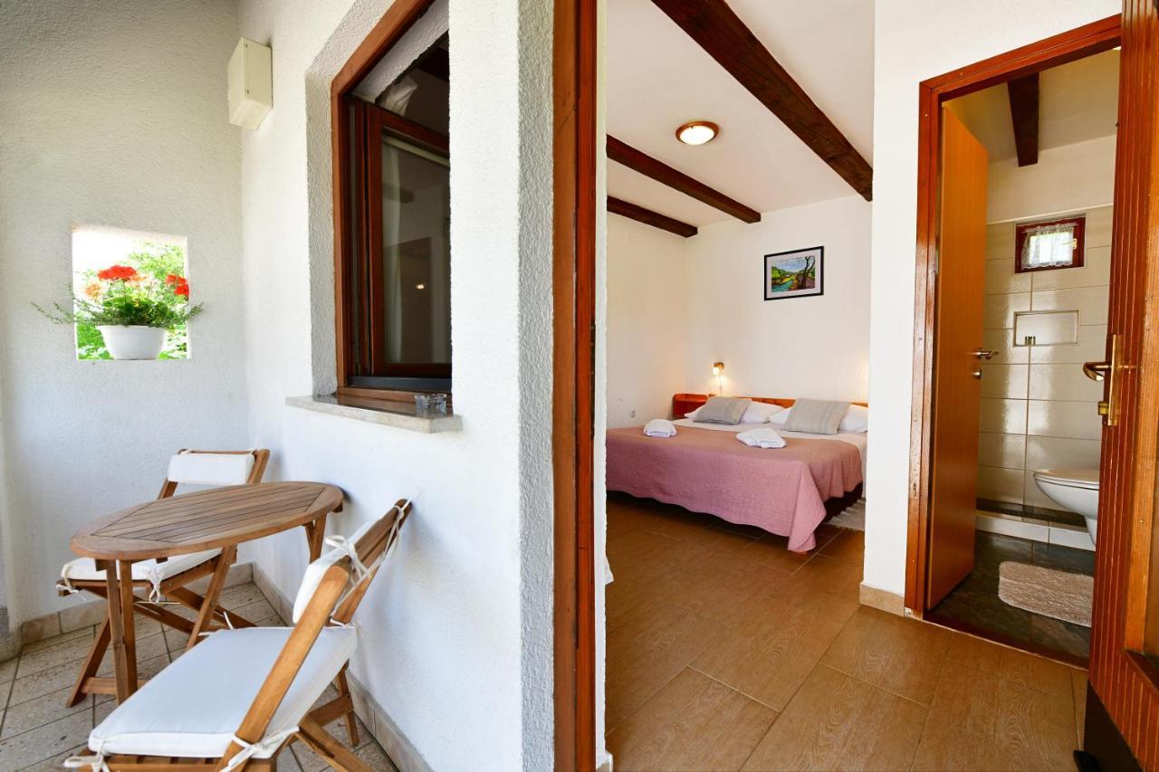 Guest House Family Dukic Раковица Екстериор снимка