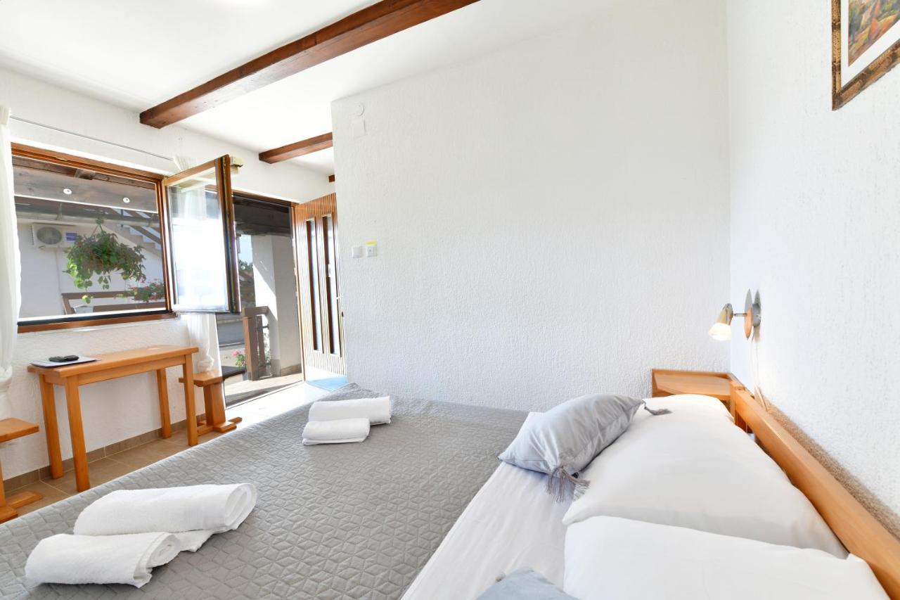 Guest House Family Dukic Раковица Екстериор снимка